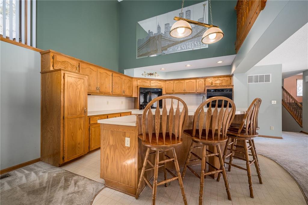 5211 Metropolitan Avenue Property Photo 8