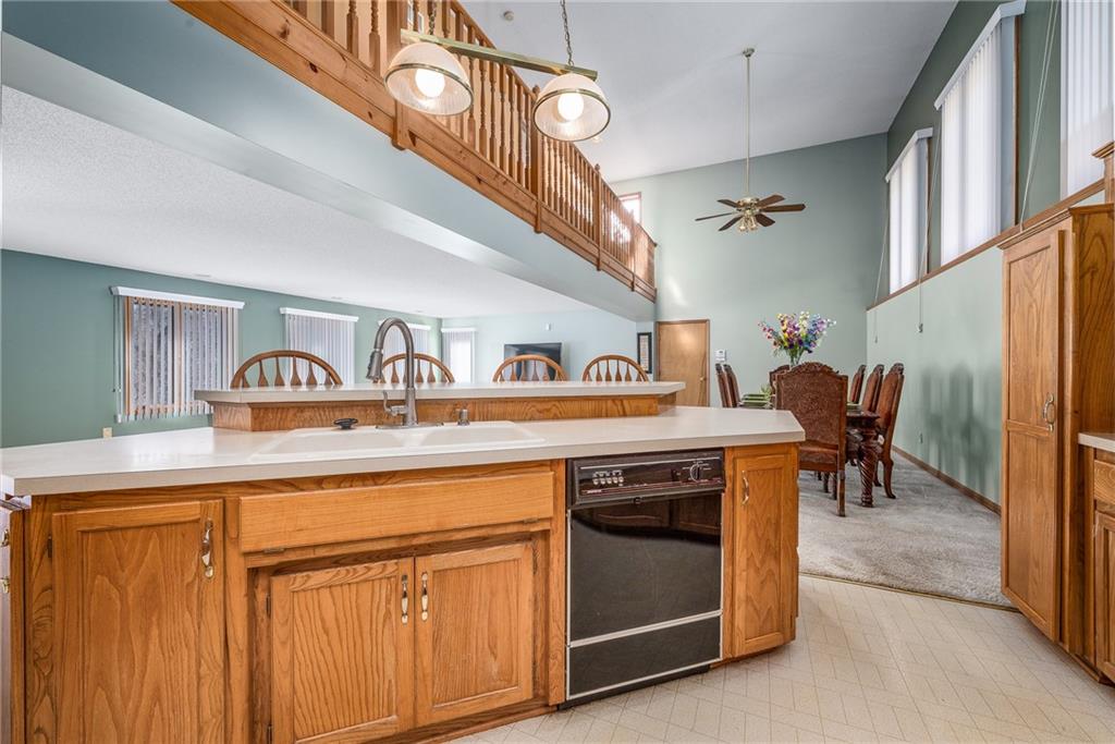 5211 Metropolitan Avenue Property Photo 10