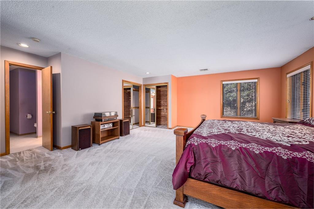 5211 Metropolitan Avenue Property Photo 14