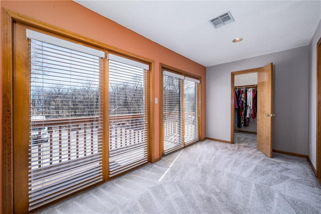 5211 Metropolitan Avenue Property Photo 16