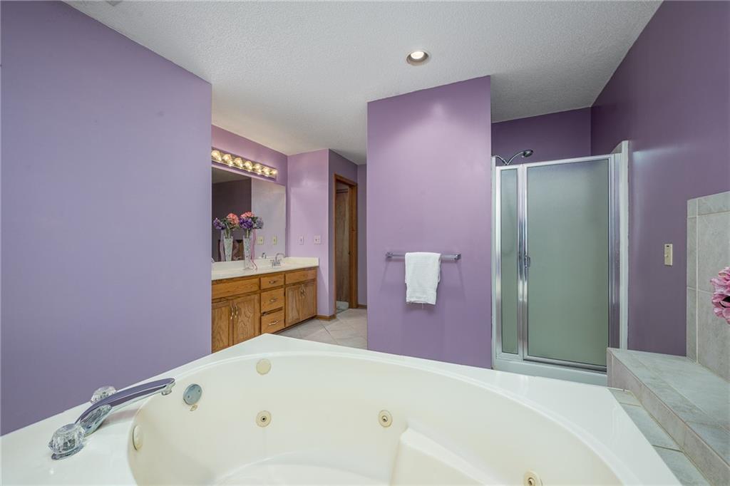 5211 Metropolitan Avenue Property Photo 18