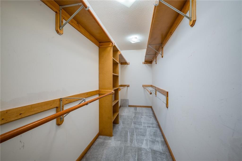 5211 Metropolitan Avenue Property Photo 19