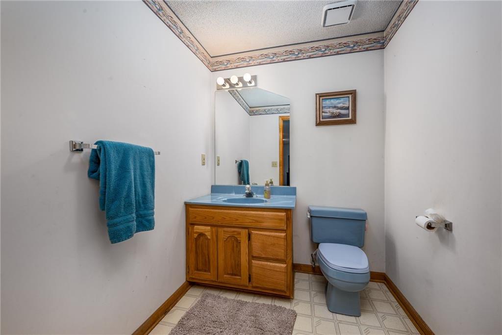 5211 Metropolitan Avenue Property Photo 25