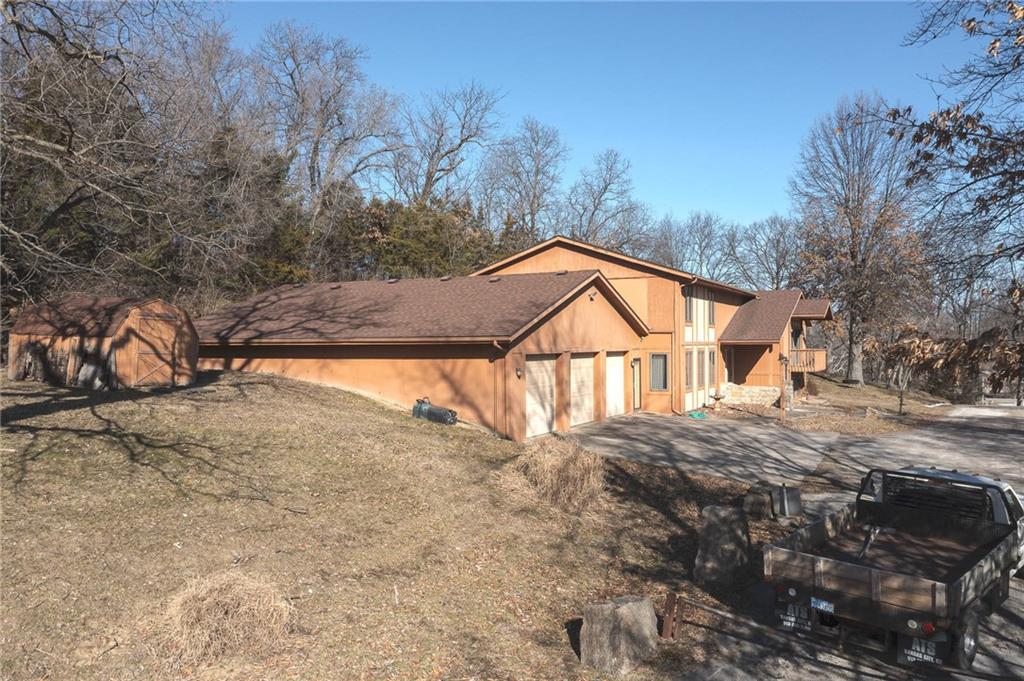 5211 Metropolitan Avenue Property Photo 39