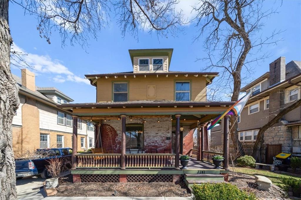 3741 Central Street Property Photo