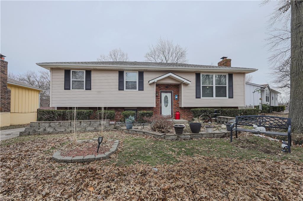 1411 N Downers Place Property Photo