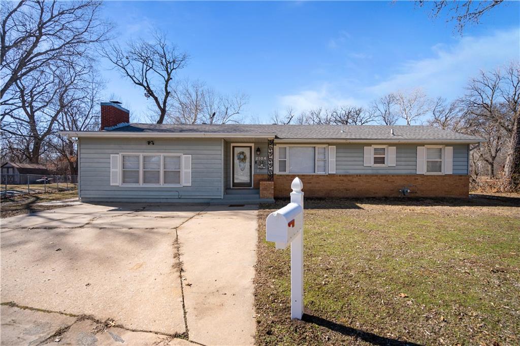 2104 W 7th Street Property Photo