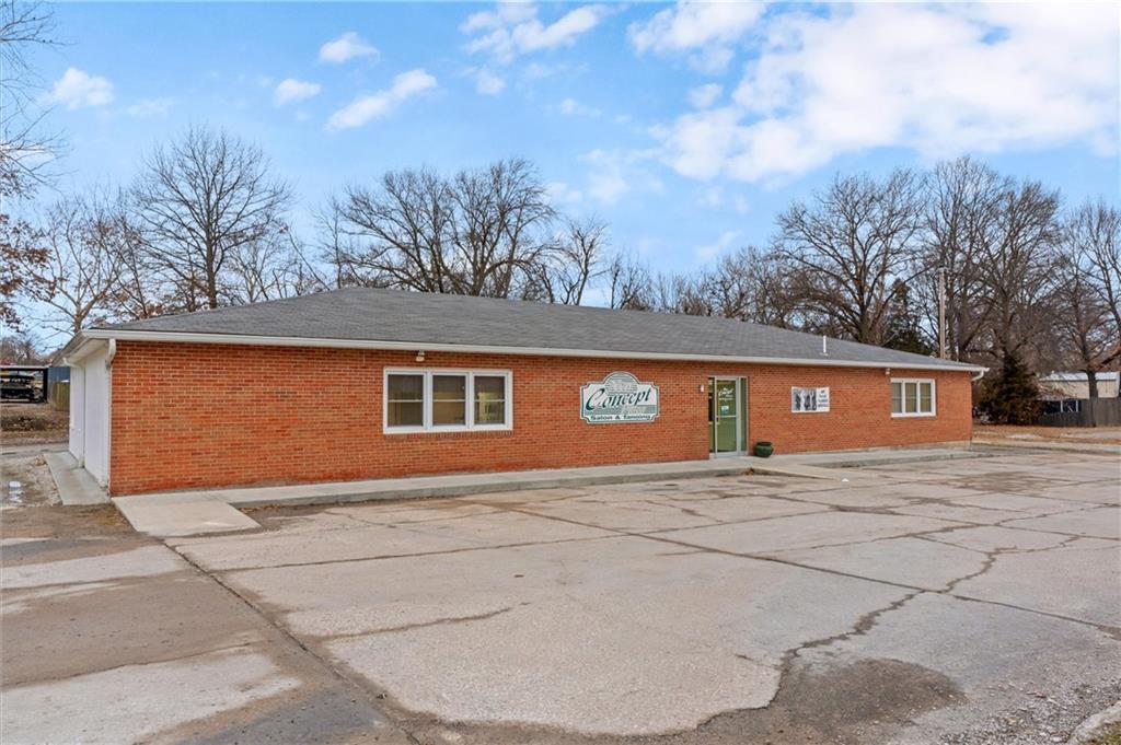 306 Wollard Boulevard Property Photo 3