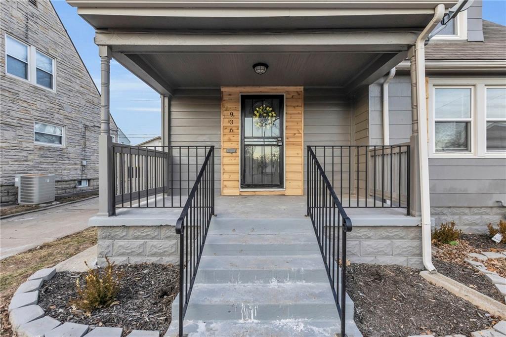 936 E Gregory Boulevard Property Photo 1