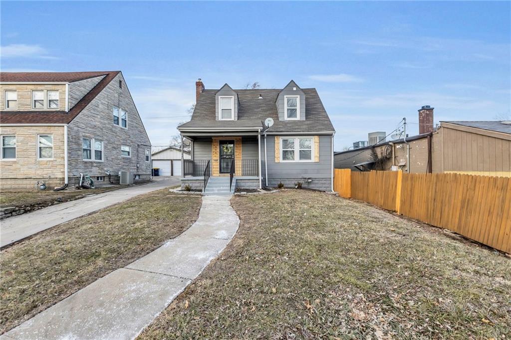 936 E Gregory Boulevard Property Photo 3