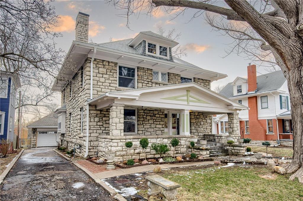 611 W Maple Avenue Property Photo