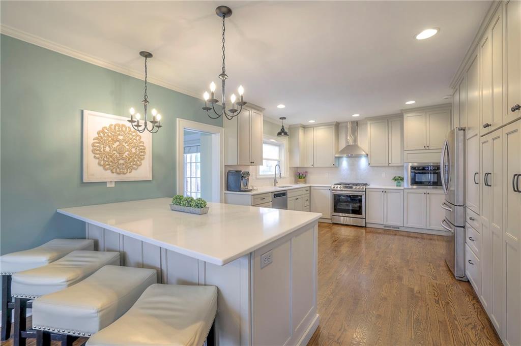 4975 Ward Parkway Parkway Property Photo