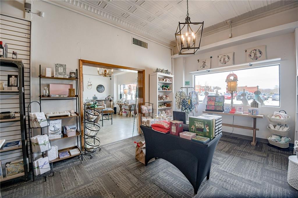 121 E Lexington Avenue Property Photo 11