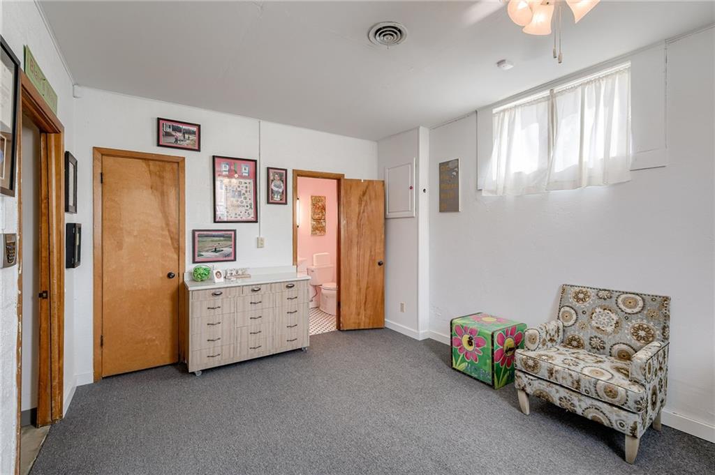 121 E Lexington Avenue Property Photo 13