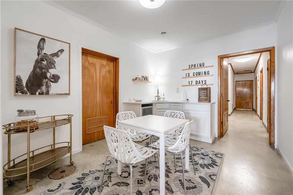 121 E Lexington Avenue Property Photo 18