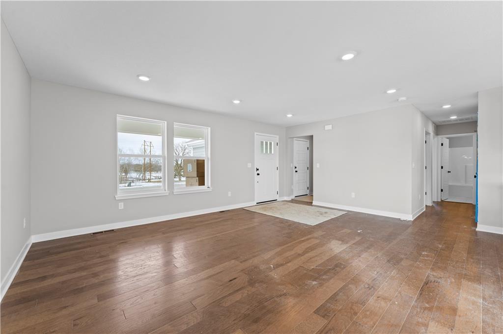 505 Woodview Drive Property Photo 3