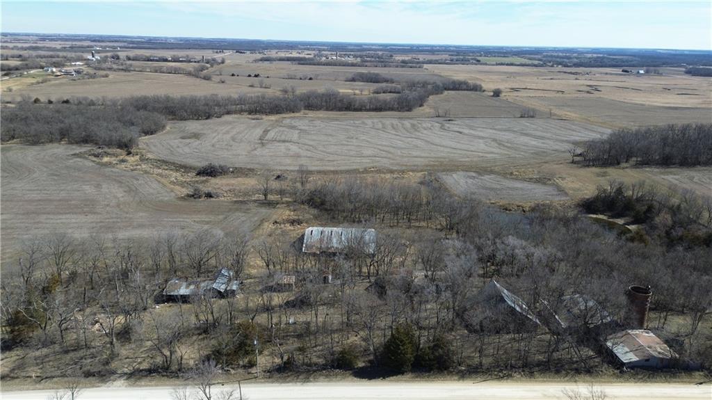 170 E 400 Road Property Photo 9