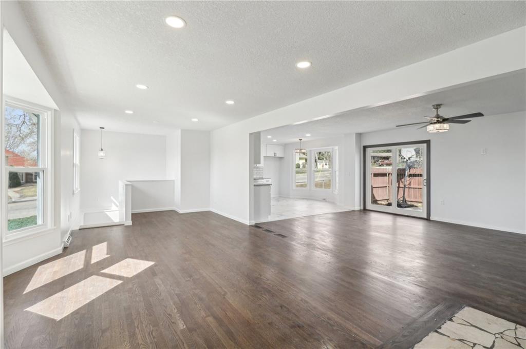 11600 E 62nd Street Property Photo 2