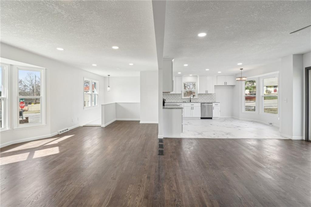 11600 E 62nd Street Property Photo 6