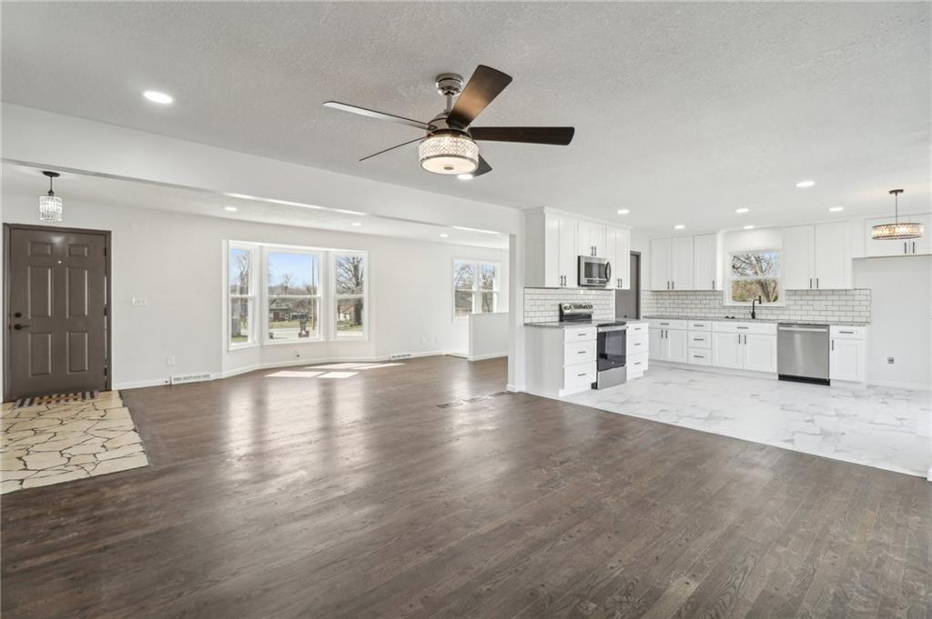 11600 E 62nd Street Property Photo 7