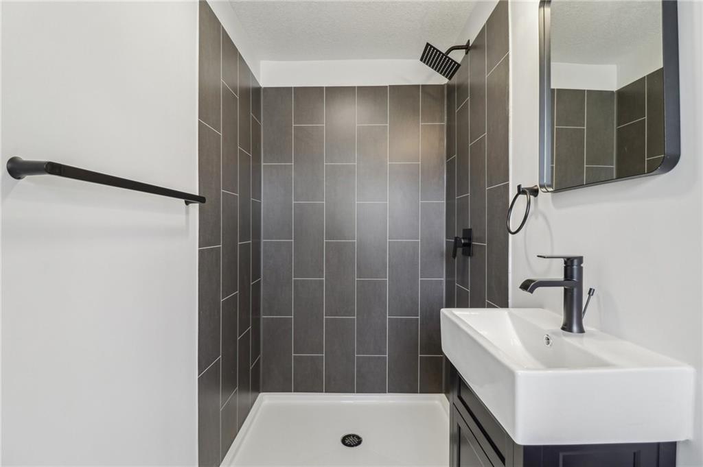 11600 E 62nd Street Property Photo 21