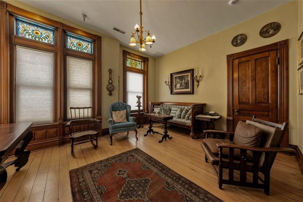 809 Hall Street Property Photo 31