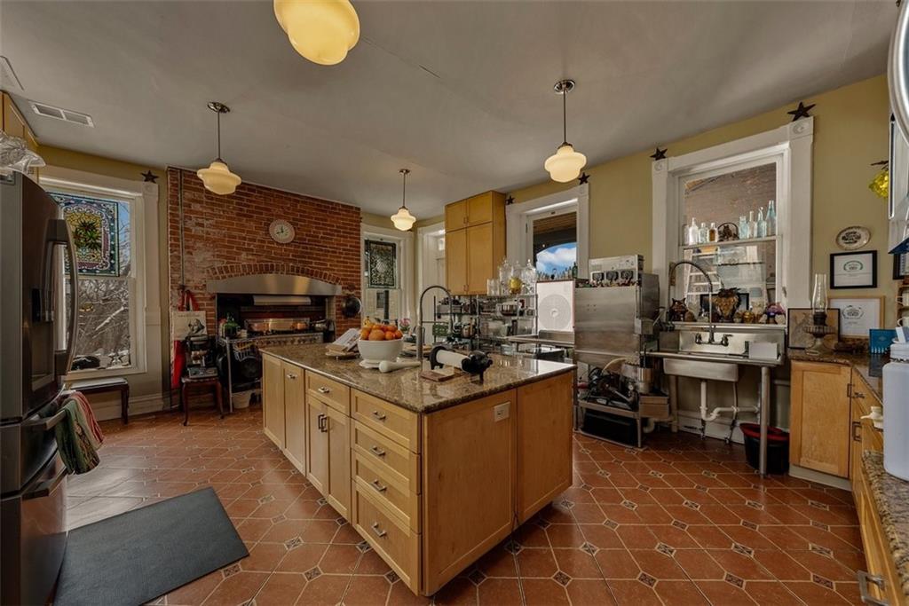 809 Hall Street Property Photo 56