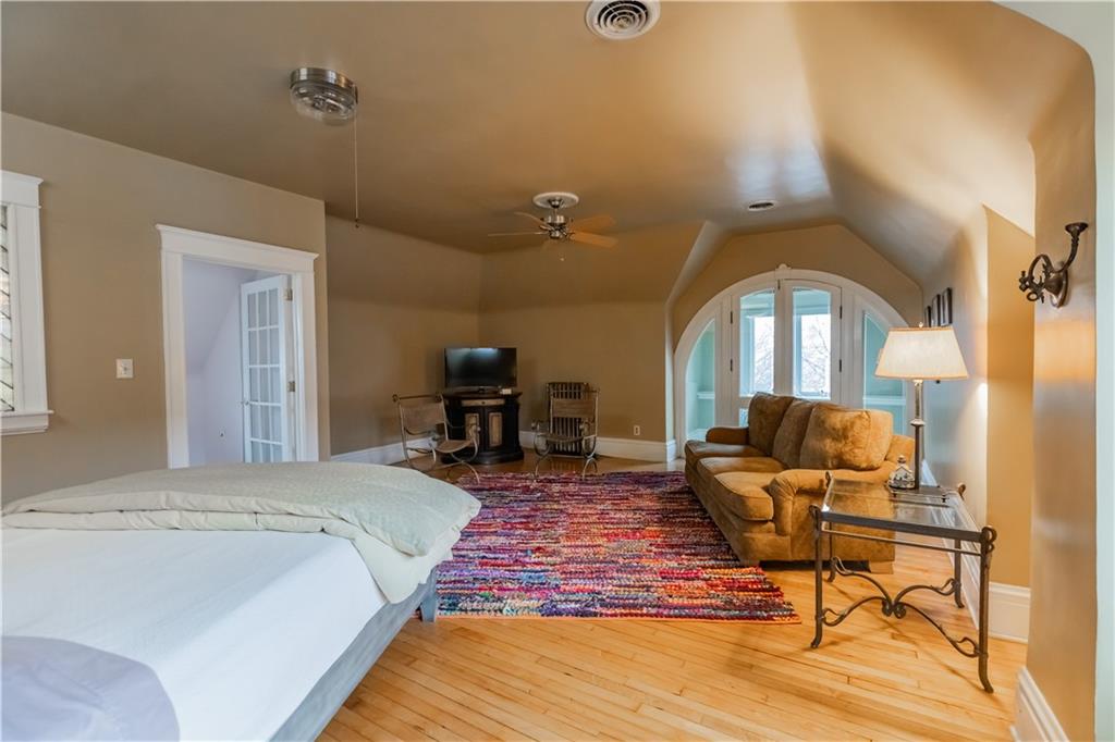 425 Gladstone Boulevard Property Photo 86