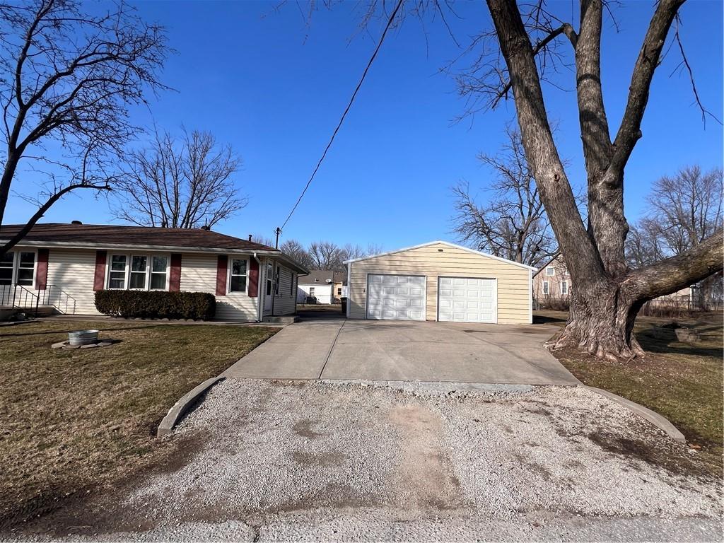108 W Plum Street Property Photo