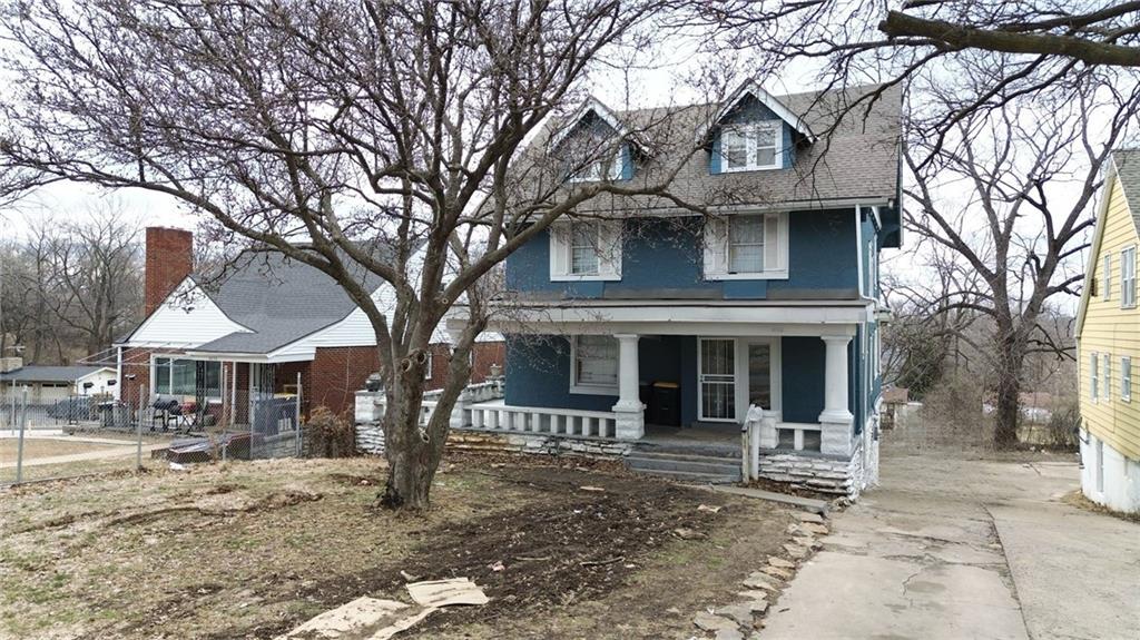 6046 Swope Parkway Property Photo