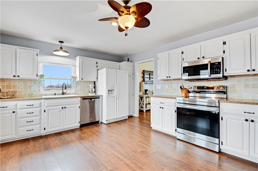 33372 Lone Star Road Property Photo
