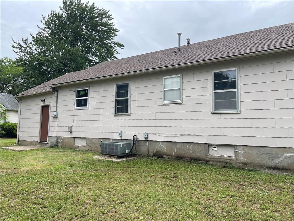 3000 Grand Avenue Property Photo 4