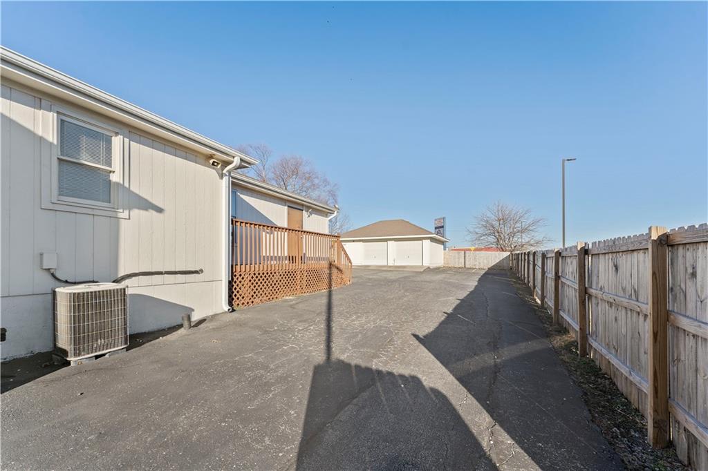 7607 Raytown Road Property Photo 5