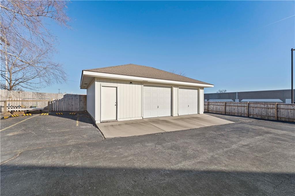 7607 Raytown Road Property Photo 7