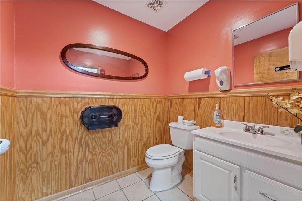 7607 Raytown Road Property Photo 21