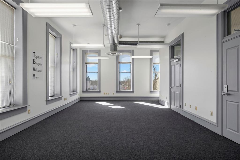 4 W Ohio Street Property Photo 12