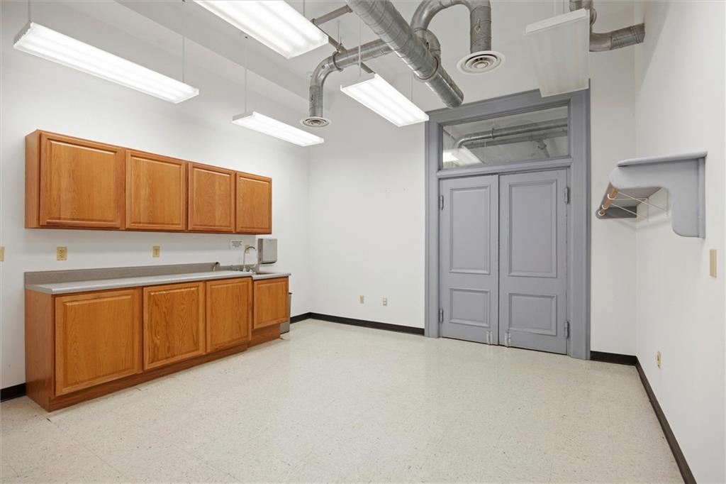 4 W Ohio Street Property Photo 19
