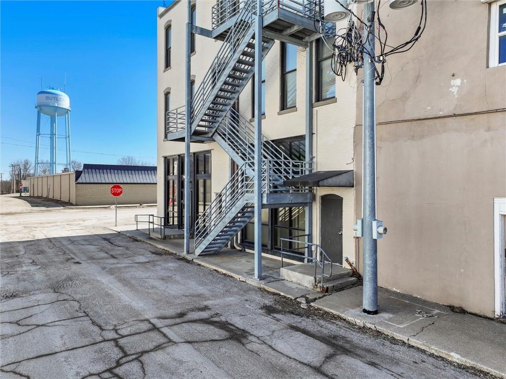 4 W Ohio Street Property Photo 32