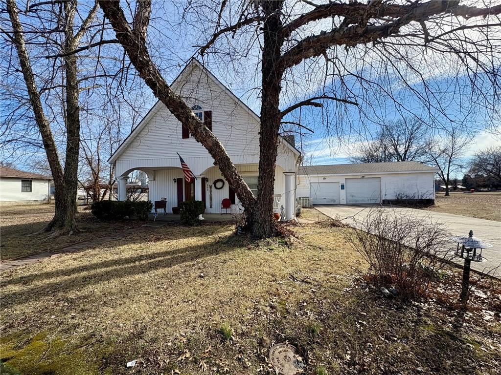 302 W Main Street Property Photo