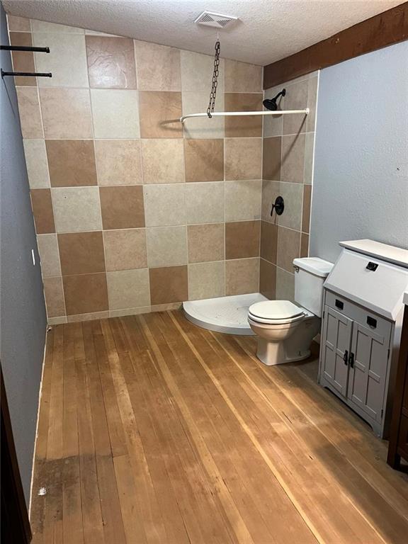 107 E 4th Avenue Property Photo 2