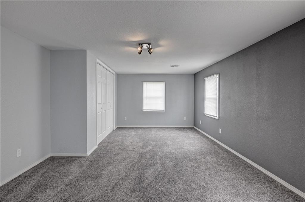 511 N East Avenue Property Photo 26
