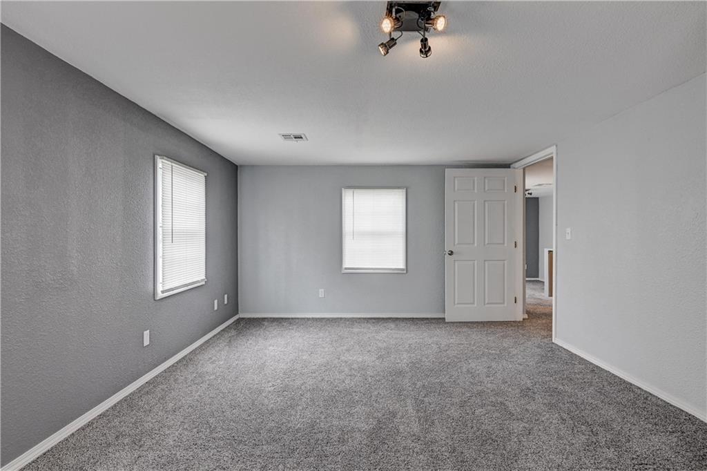 511 N East Avenue Property Photo 28