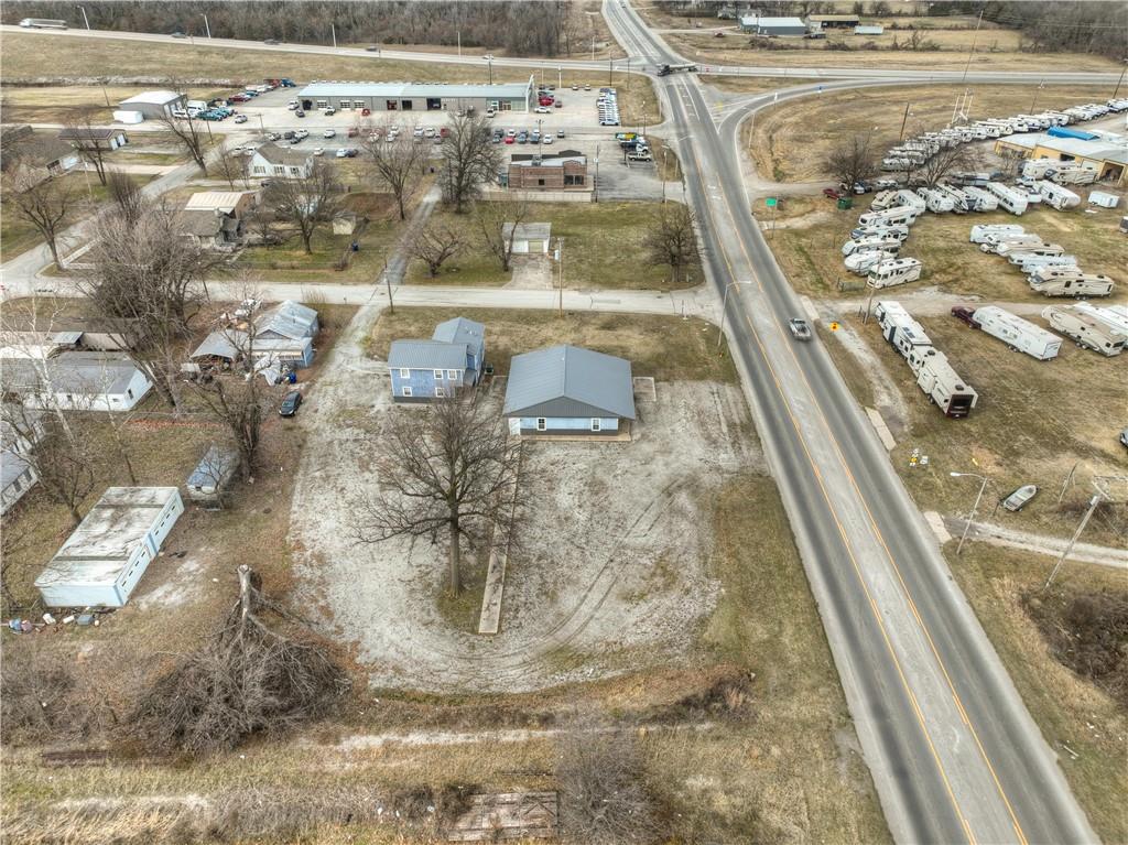 511 N East Avenue Property Photo 33