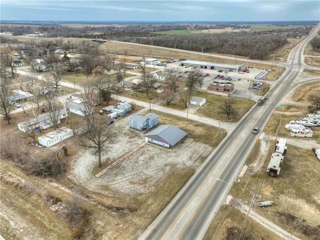 511 N East Avenue Property Photo 35