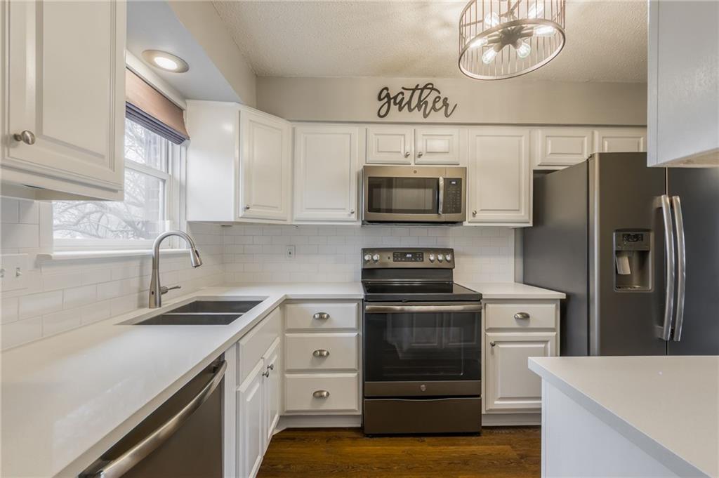 8546 W 85th Street Property Photo