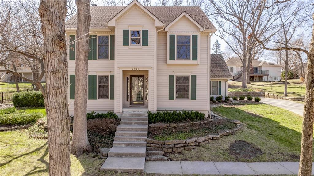 2516 Nw Bent Tree Circle Property Photo 1