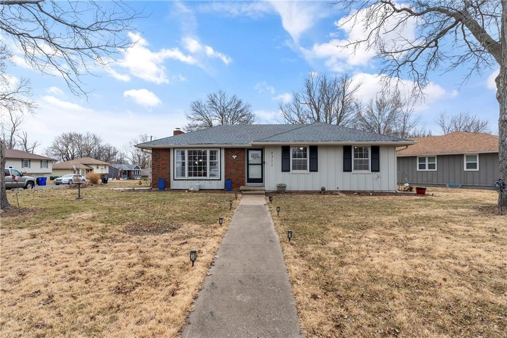 8511 Oxford Avenue Property Photo