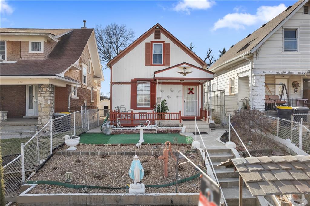 436 N Oakley Avenue Property Photo