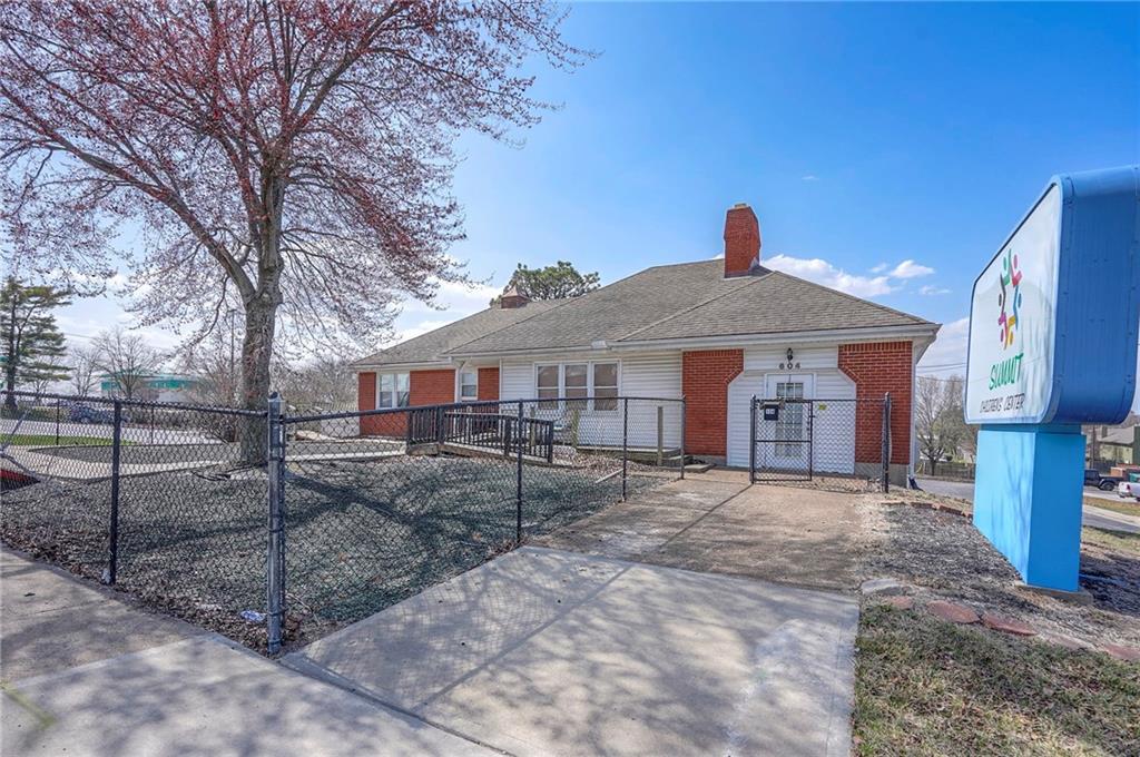 64063 Real Estate Listings Main Image