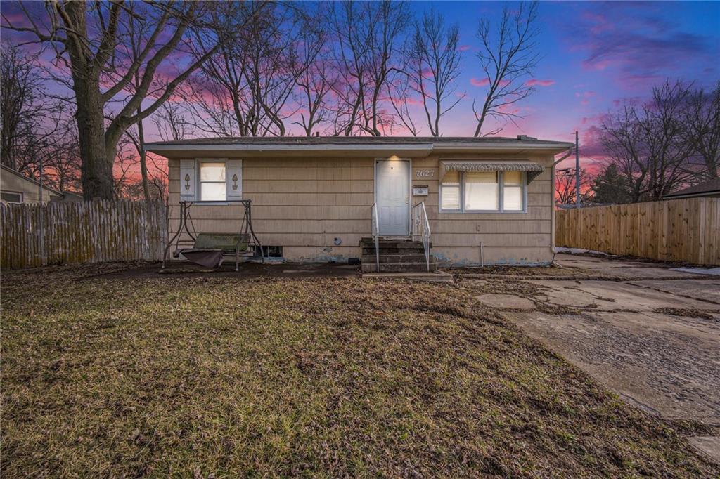 7627 Ozark Road Property Photo